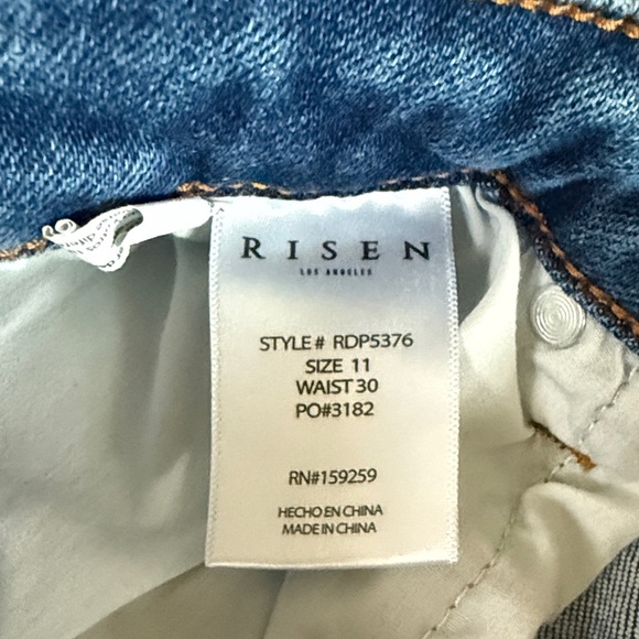 Risen Jeans Women’s 11 Waist 30 Stylish Distressed Flare Jeans in Blue - Picture 3 of 5